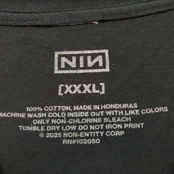 Nine Inch Nails “Peel it Back” 2025 Tour Industrial Rock Band Graphic T-Shirt Si - Picture 4 of 4